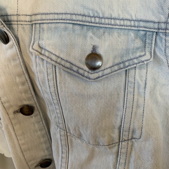 FRAME Ultra Crop Denim Jacket - Picture 9 of 14